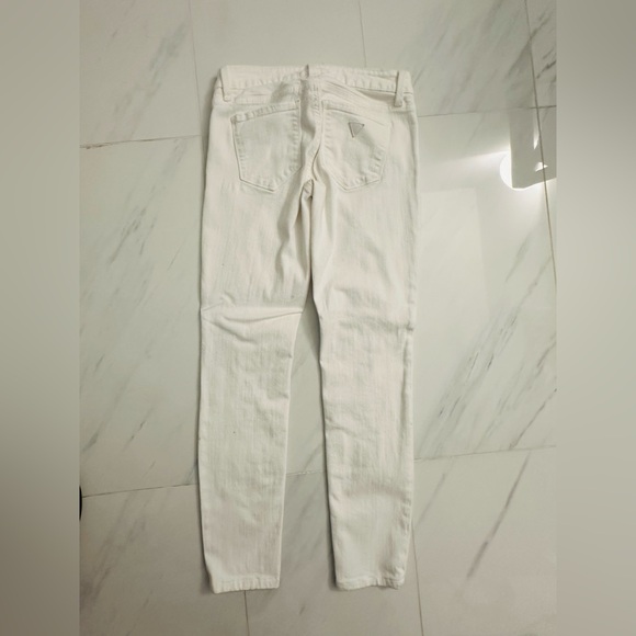 Guess low cut waisted stretchy jeans. Very comfortable. All jeans sale - Picture 2 of 3